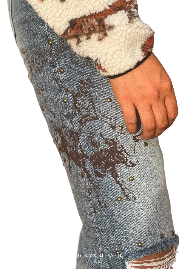 MID-WASH STUDDED BRONCO PRINT CUFFED CROP JEANS