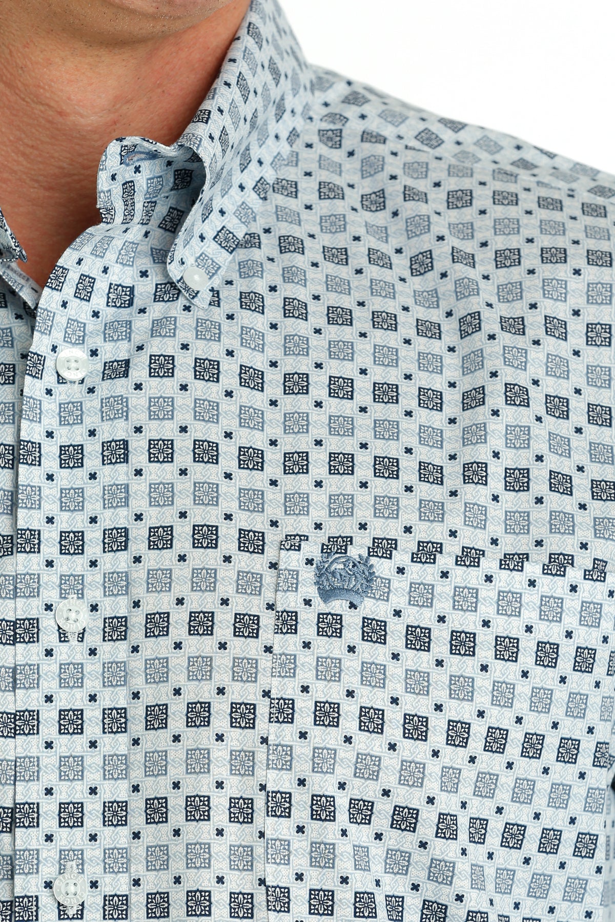 CINCH MEN'S STRETCH GEOMETRIC PRINT BUTTON-DOWN WESTERN SHIRT - WHITE / LIGHT BLUE / NAVY