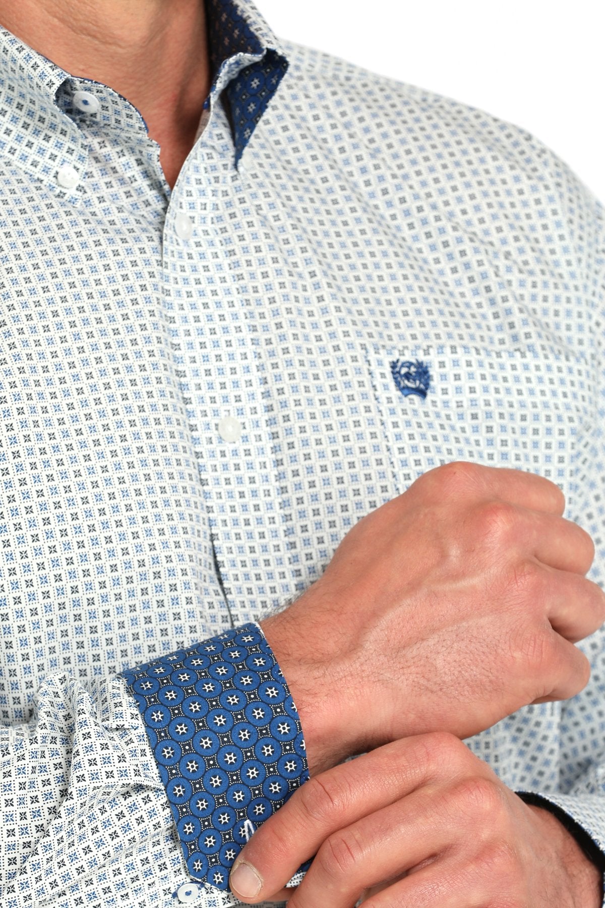 CINCH MEN'S GEOMETRIC PRINT BUTTON-DOWN WESTERN SHIRT - WHITE/BLUE