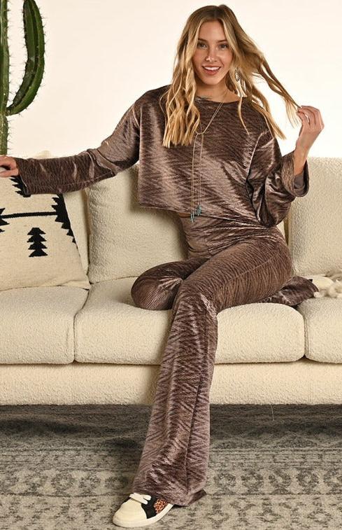 Rock & Roll Cowgirl Women's Rose Taupe Velvet Cropped Pullover Long Sleeve Top