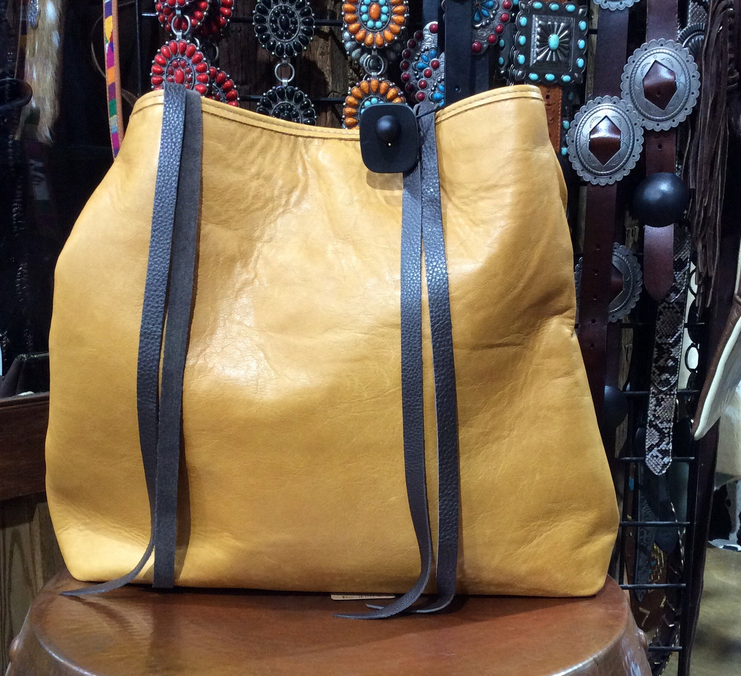 DOUBLE J SADDLERY BUCKSKIN FEATHER TOOLED BIG TOTE