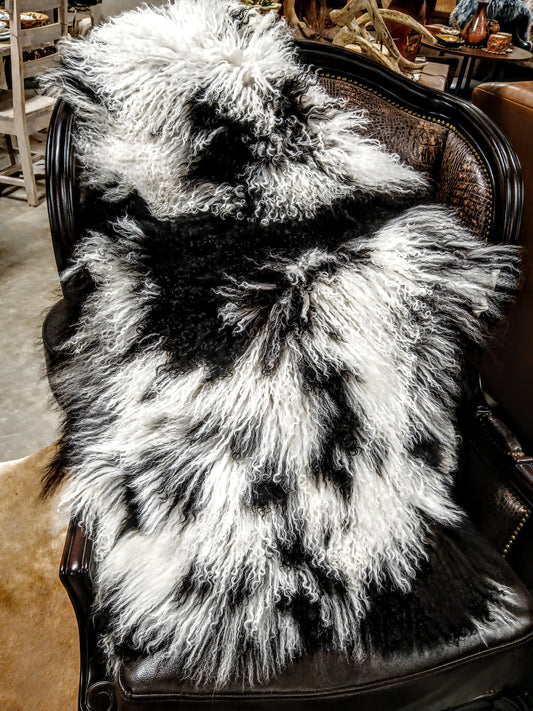 TIBETAN SHEEP THROW - NATURAL B&W