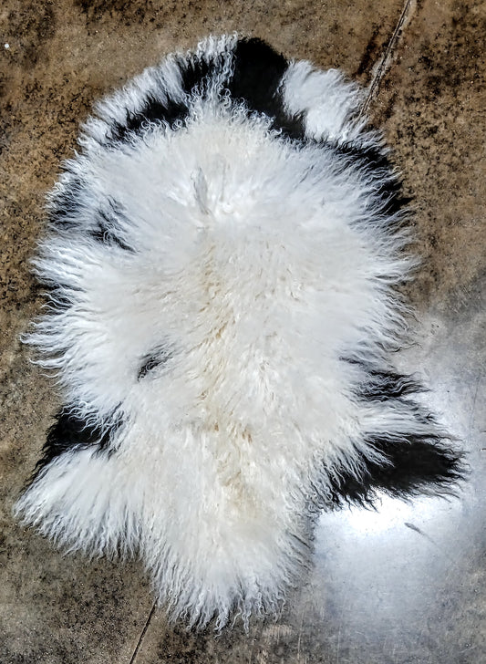 PREMIUM TIBETAN SHEEPSKIN PELT - WHITE/BLACK