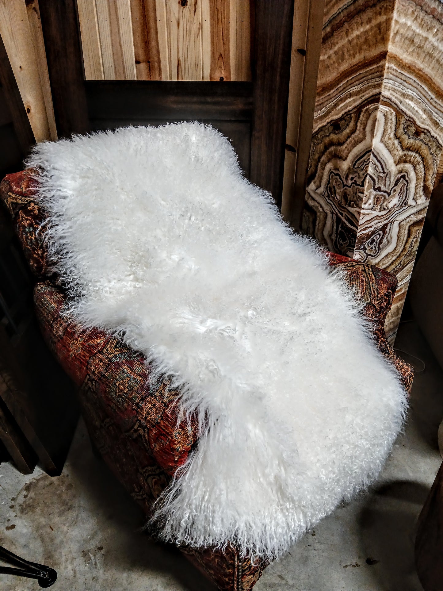 TIBETAN SHEEP THROW - WHITE