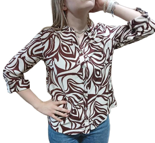 ABSTRACT LEAF PRINT 3/4 ROLL SLEEVE BLOUSE in BROWN