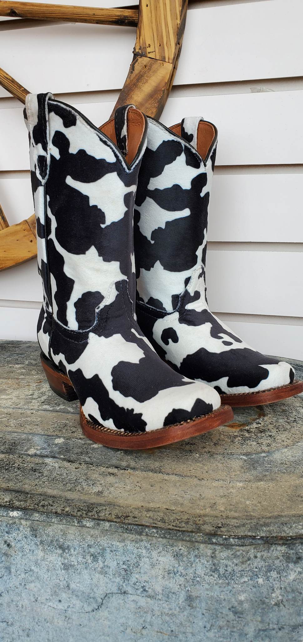 TANNER MARK GIRL'S COWHIDE PRINT BOOTS