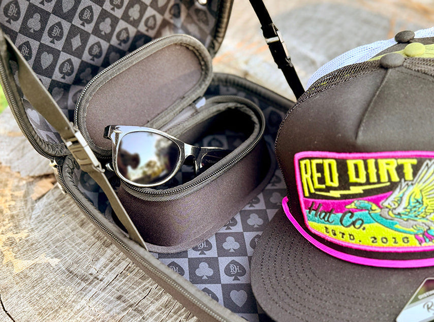 RED DIRT HAT CO HOLD 'EM CAP CARRIER W/SUNGLASS CASE