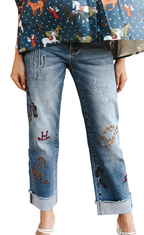 WESTERN MOTIF EMBROIDERED CUFFED BOYFRIEND JEANS