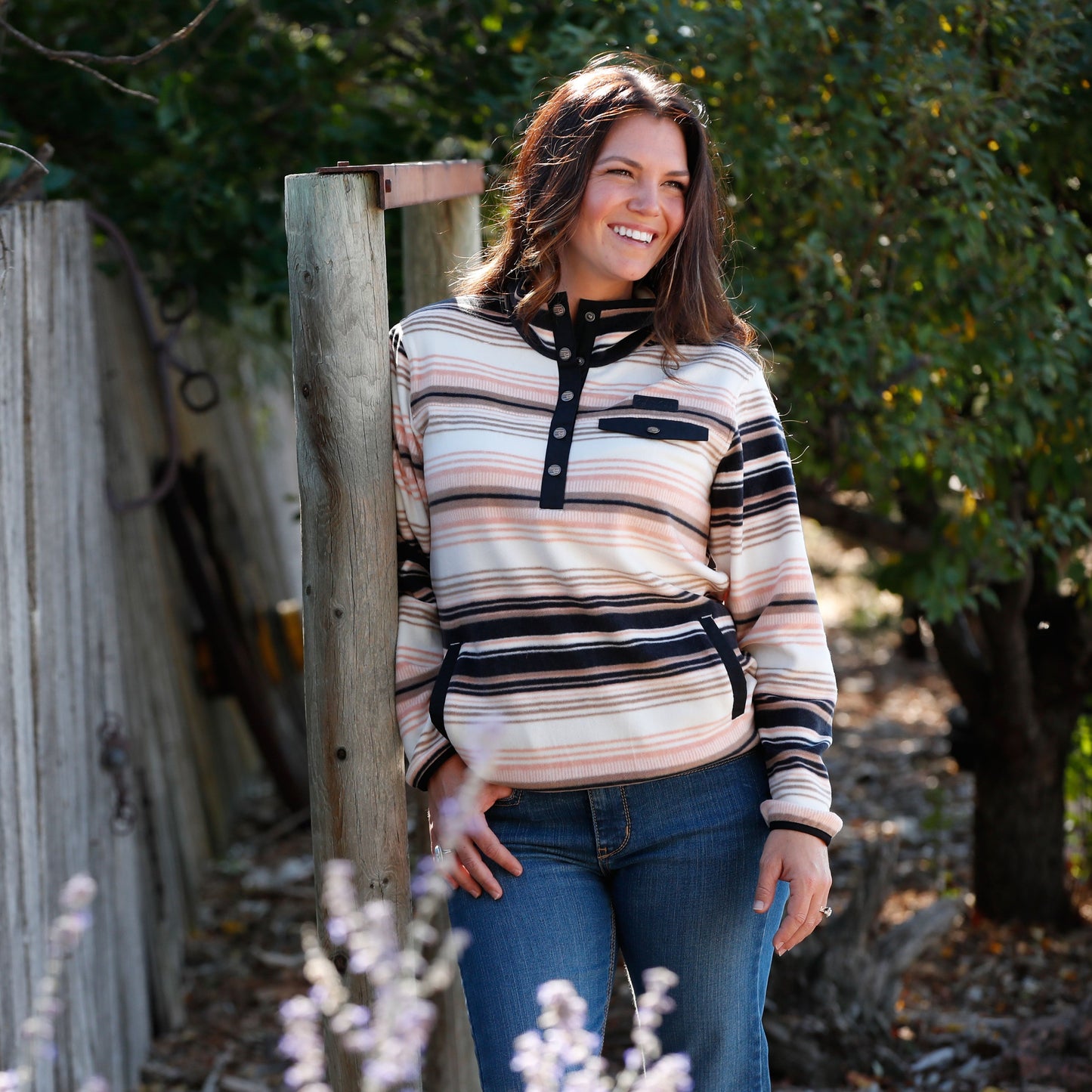 CINCH WOMEN'S POLAR FLEECE STRIPED PULLOVER - NAVY/ PINK