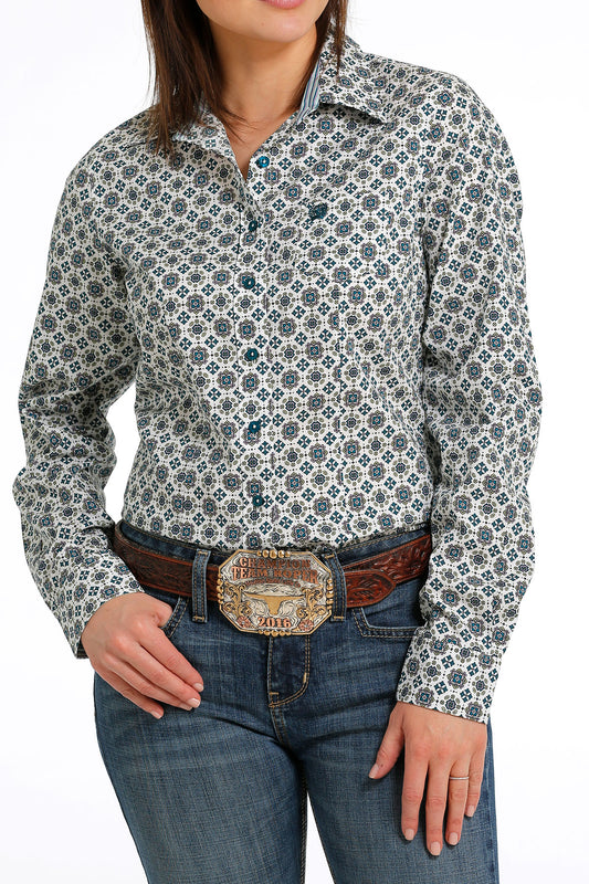 CINCH WOMEN'S MEDALLION PRINT LONG SLEEVE BUTTON DOWN WESTERN SHIRT - CREAM