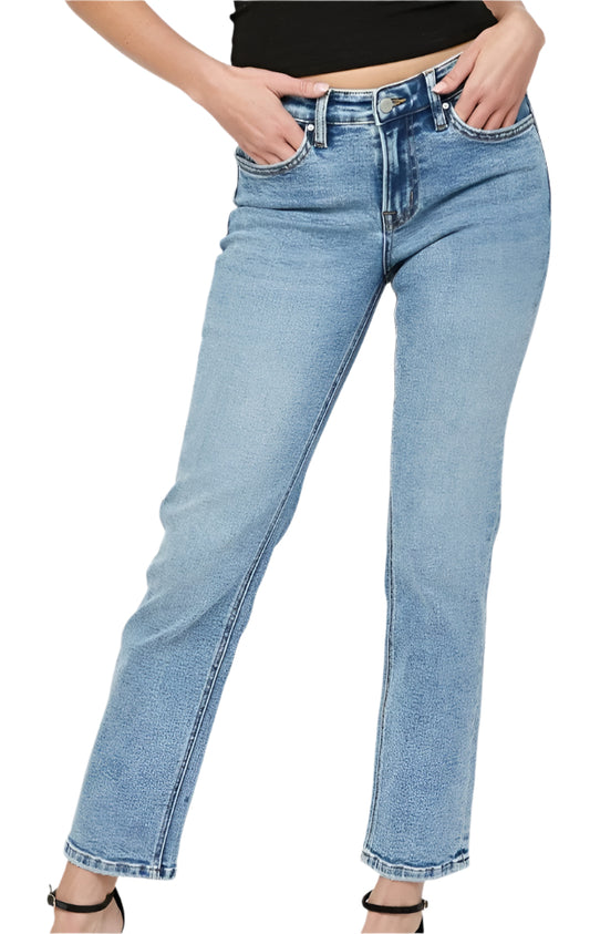 MID RISE STRAIGHT JEANS in LIGHT WASH