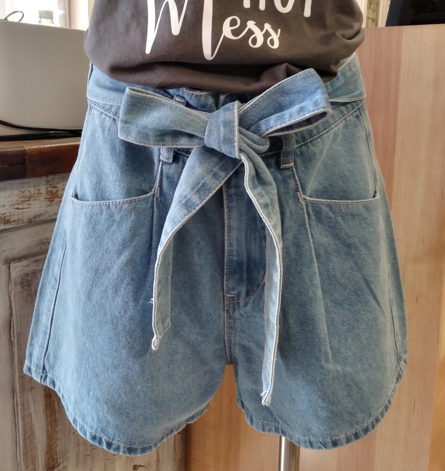 HIGH WAISTED BELT TIE DENIM SHORTS