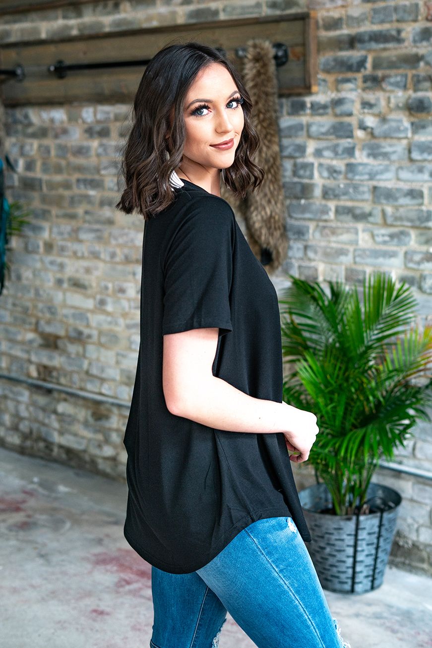 BLACK CREW NECK TOP