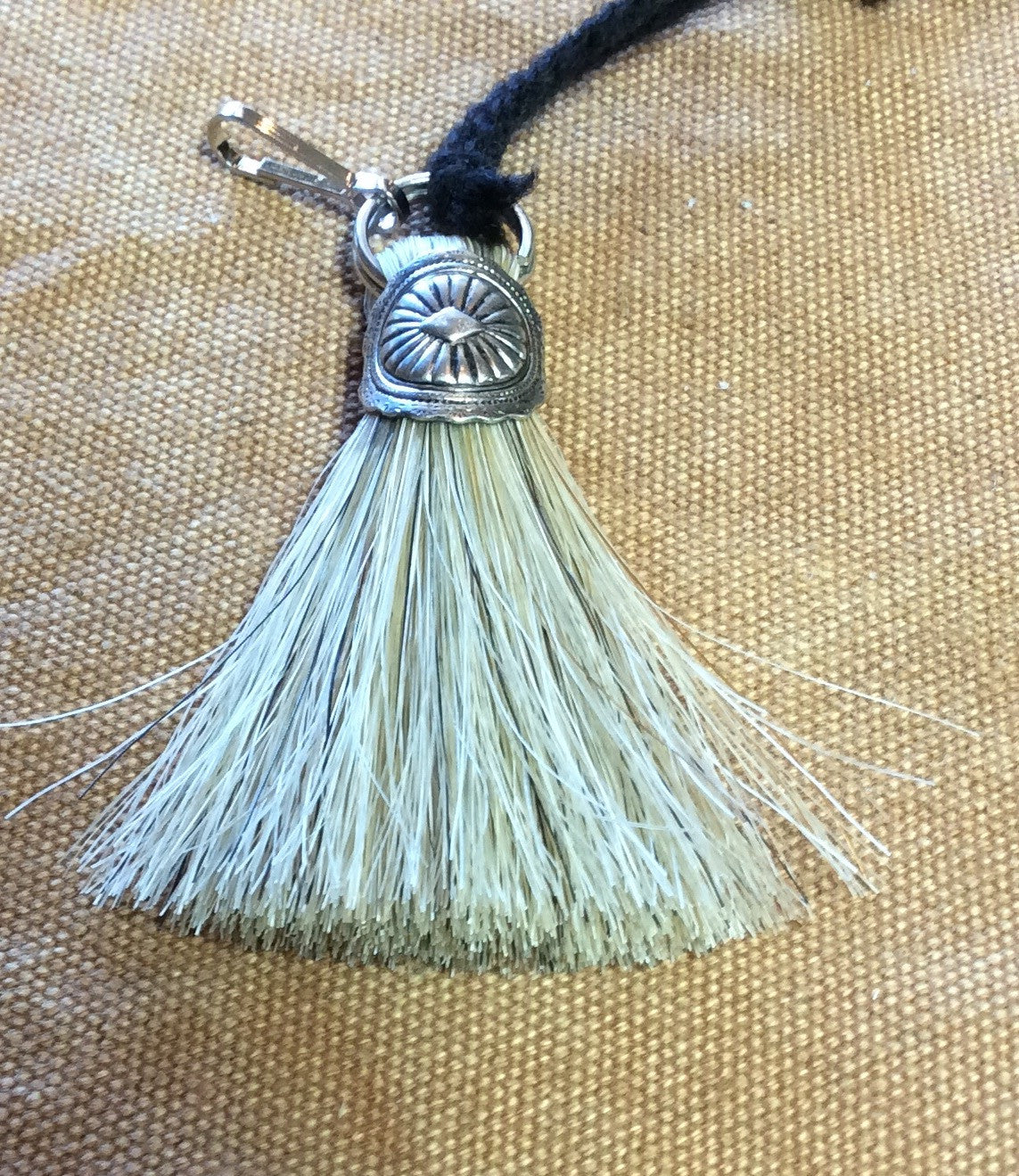 Zipper pull with Horse Hair
