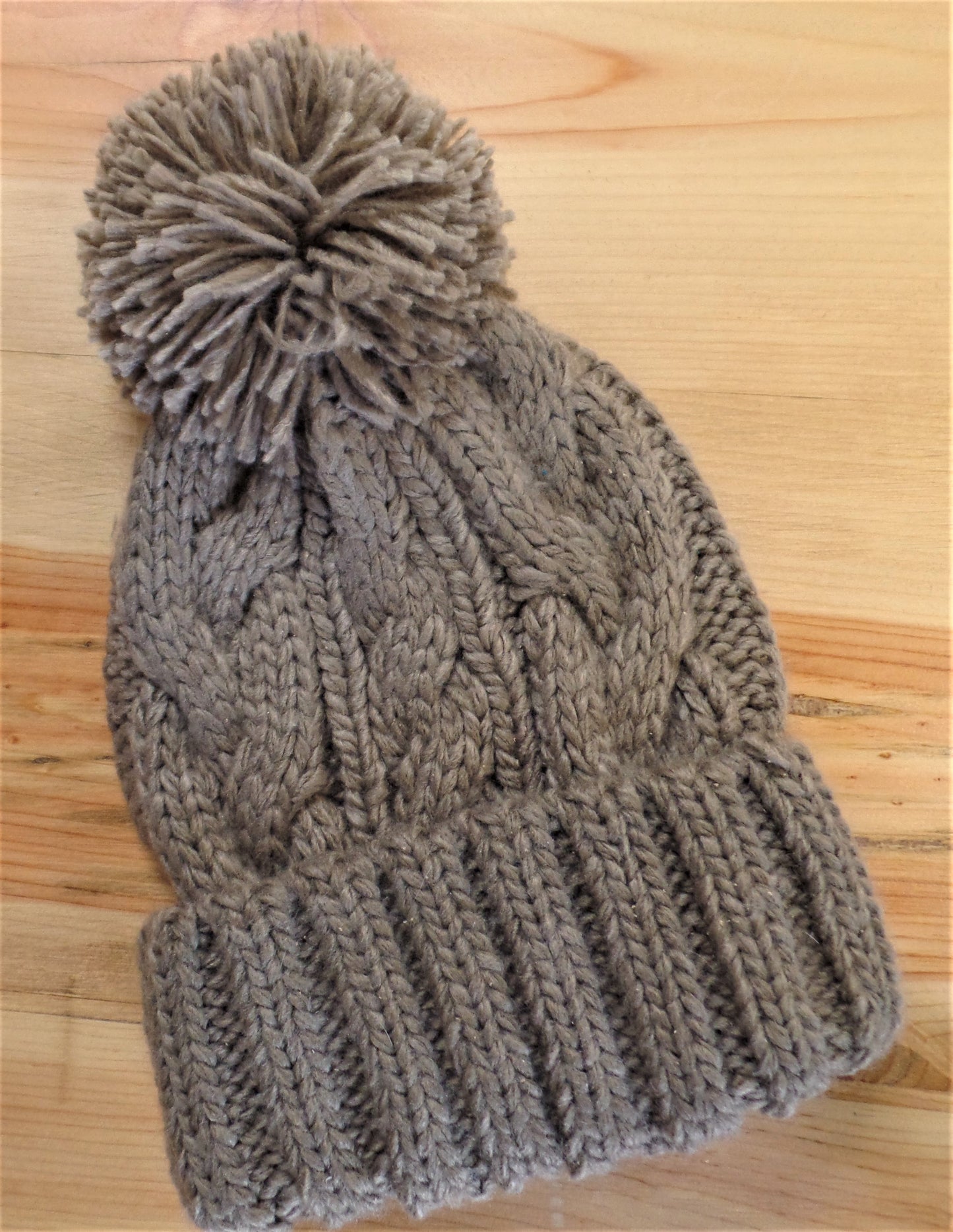 CABLE KNIT POMPOM BEANIE 5 COLORS