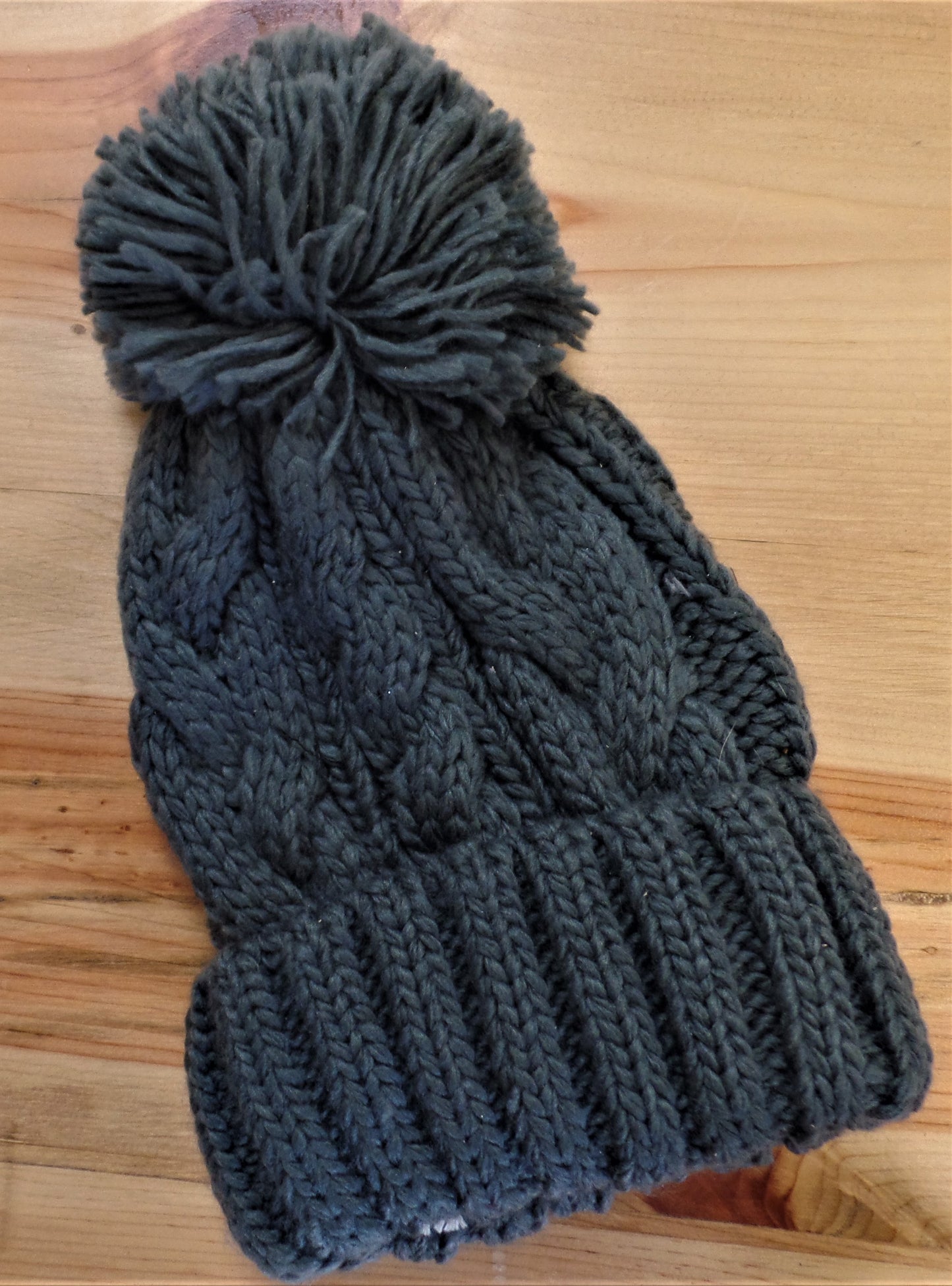 CABLE KNIT POMPOM BEANIE 5 COLORS