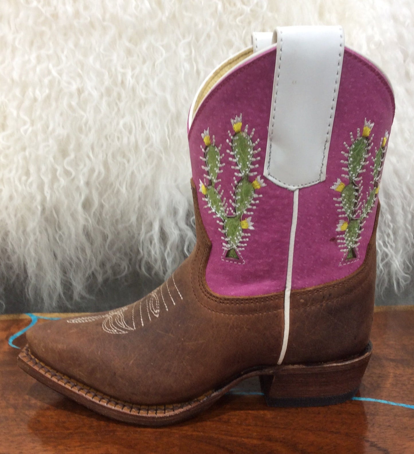 MACIE BEAN GIRL'S PRICKLED PINK BOOTS